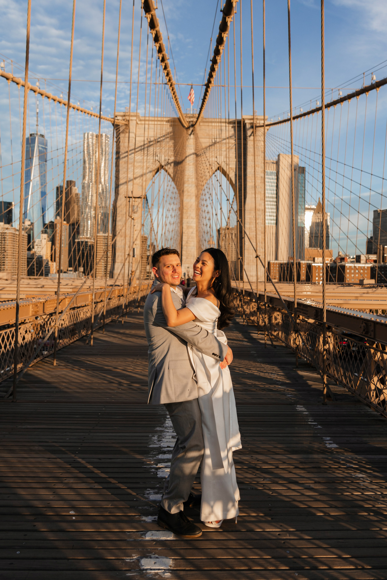 Sunrise engagement photoshoot on Brooklyn bridge 15