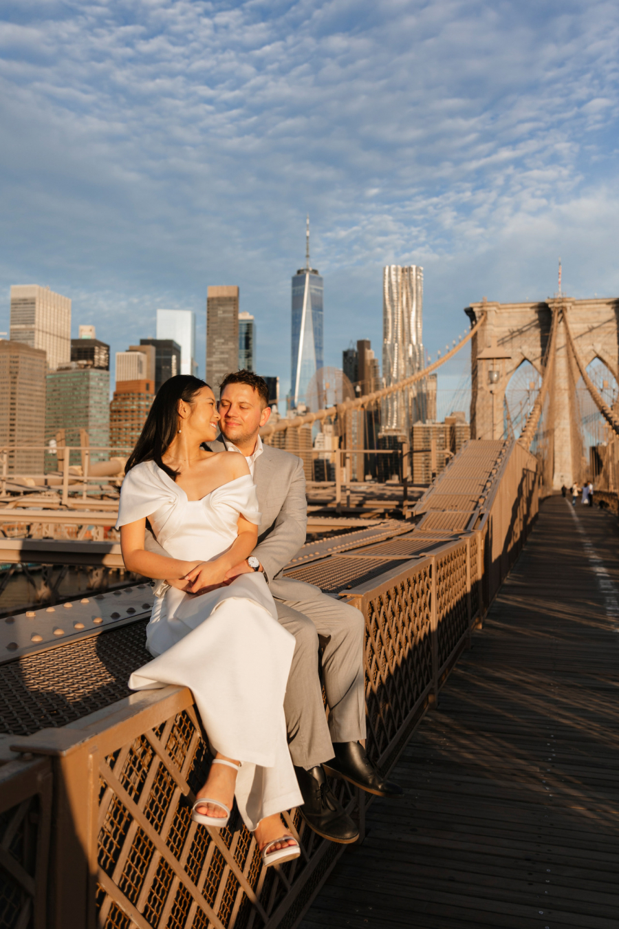 Sunrise engagement photoshoot on Brooklyn bridge 19