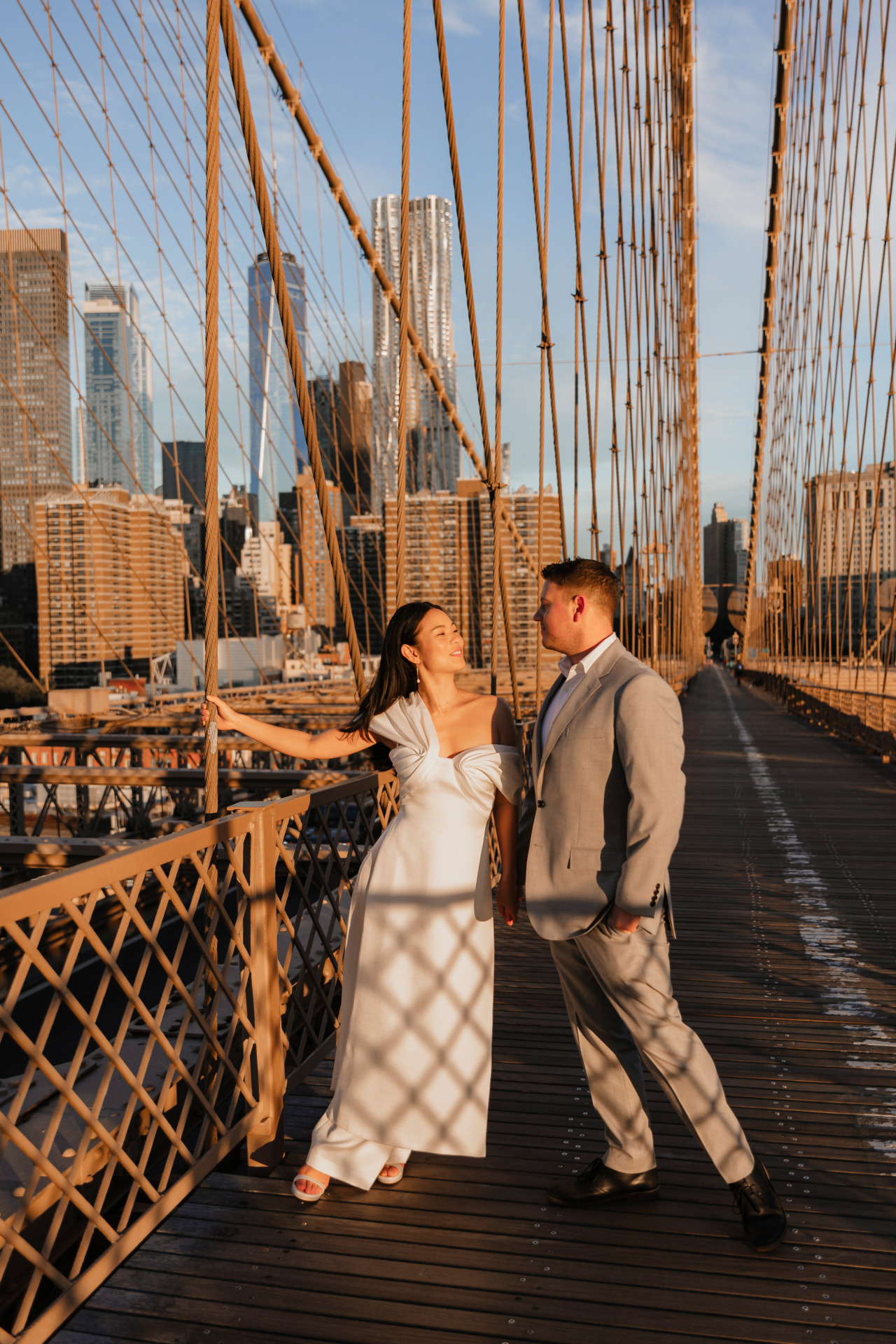 Sunrise engagement photoshoot on Brooklyn bridge 8